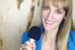 Episode 17: Expert podcasting and copywriting tips with Laura Petersen